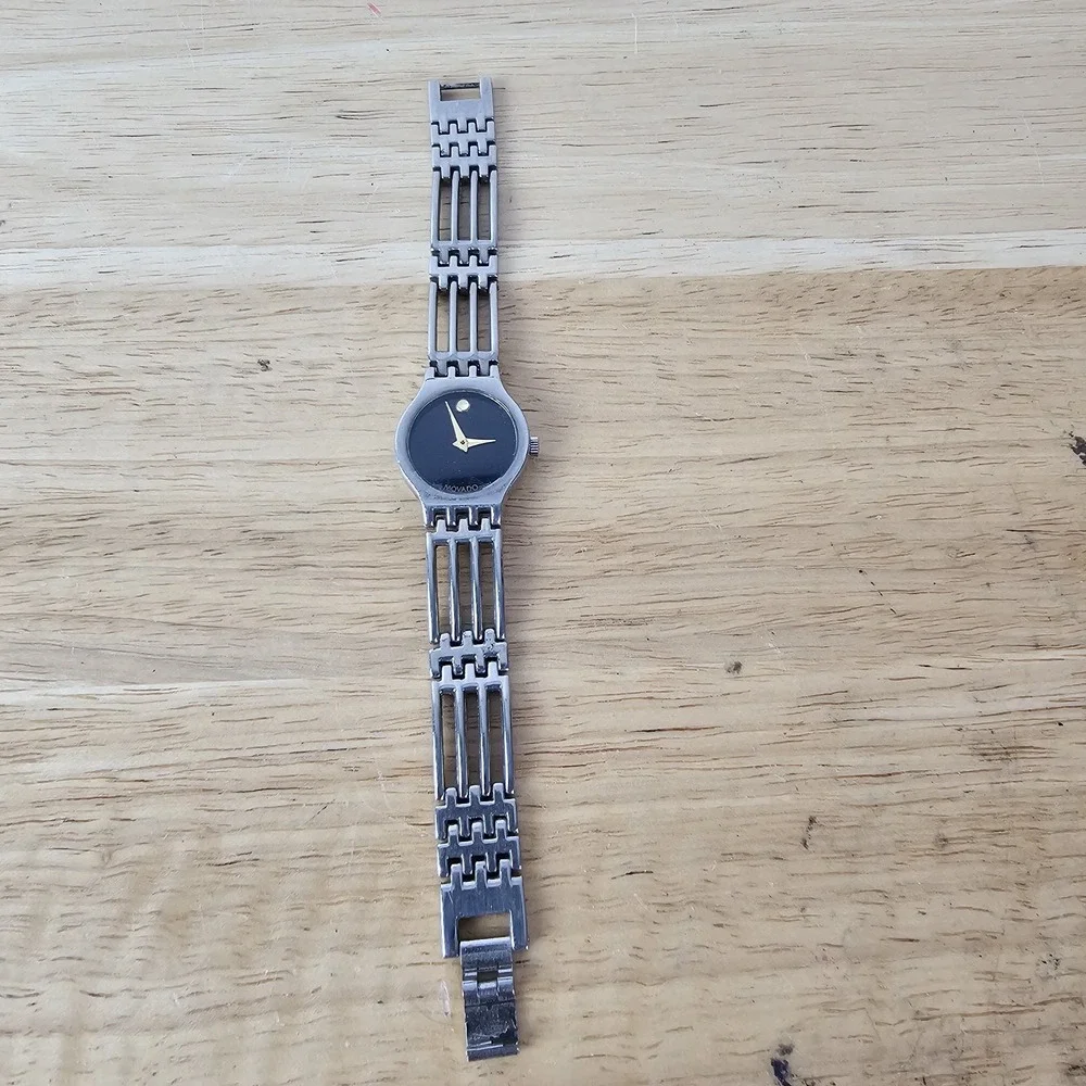 Movado Womens Small Wrist Watch Silver Gold Steel Water Resistant‎ Wristwatch